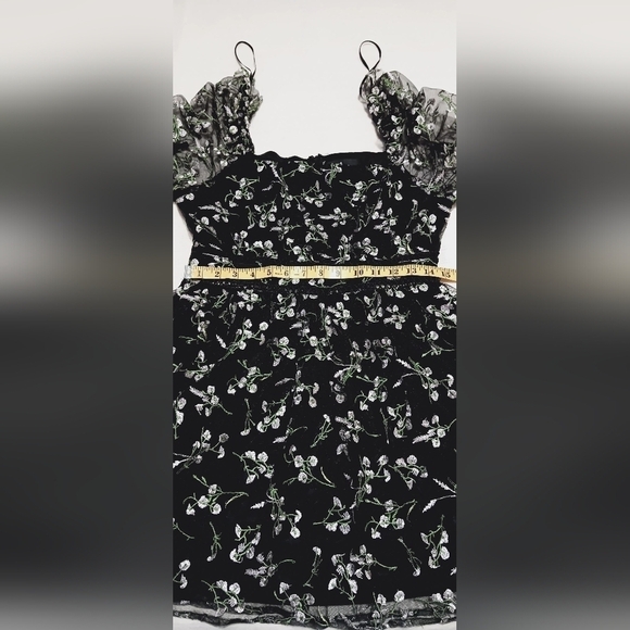 NWOT lulus Radiant Love Black Embroidered Skater Dress Size M - Picture 10 of 13